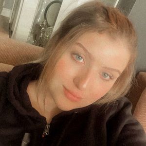 Meet your Posher, Justine